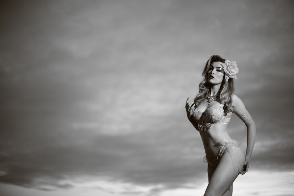 18+: Fülled burleszk erotika képekben 18+: Fülled burleszk erotika képekben