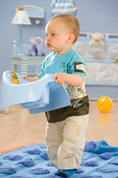 Le a pelenkával! Elő a bilivel!