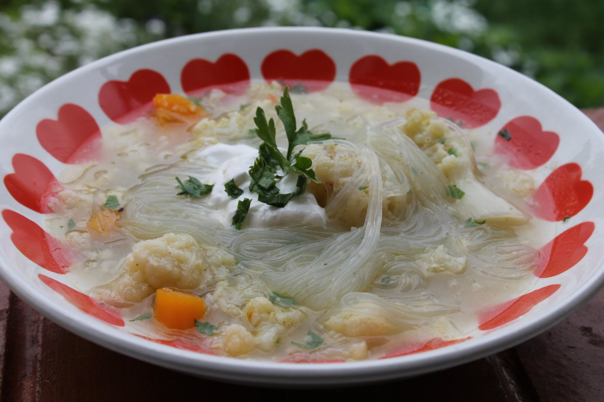 Karfiolleves üvegtésztával