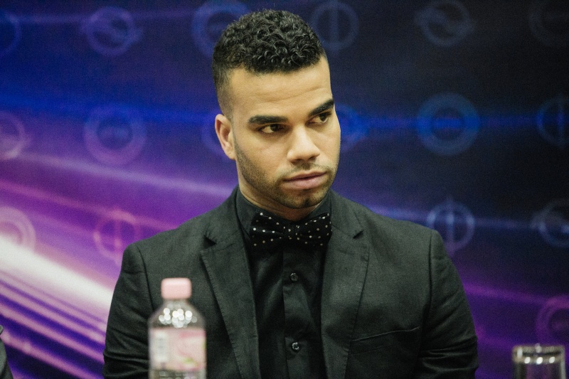 Nagymamájáért imádkozik Kállay-Saunders András Nagymamájáért imádkozik Kállay-Saunders András