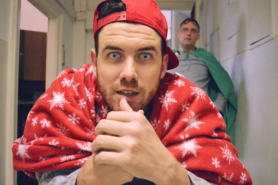 Tamás egy üvegszemű szuperhőst alakít a legújabb klipjében Tamás egy üvegszemű szuperhőst alakít a legújabb klipjében