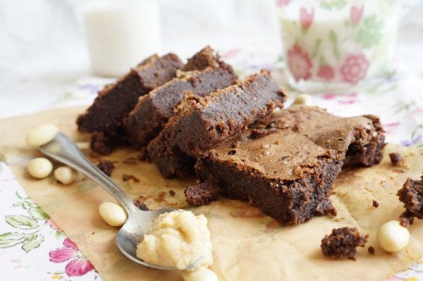 Mandulavajas brownie lisztmentesen