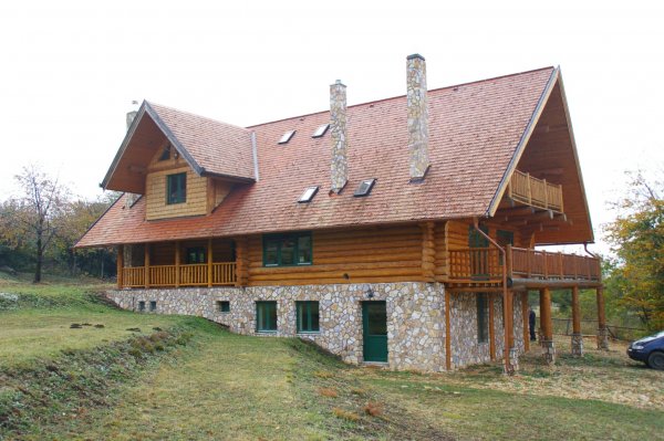 5+1 romantikus rönkház