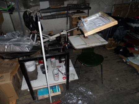 Itt készültek a kamu Nike és Adidas cuccok! - képek