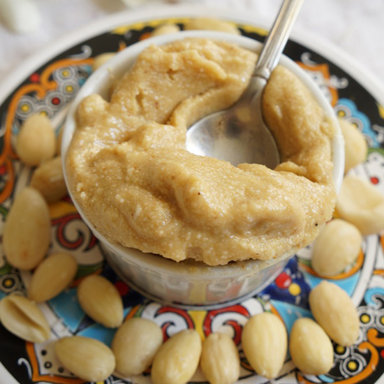 Így csinálhatsz mennyei krémet mandulából és kókuszból