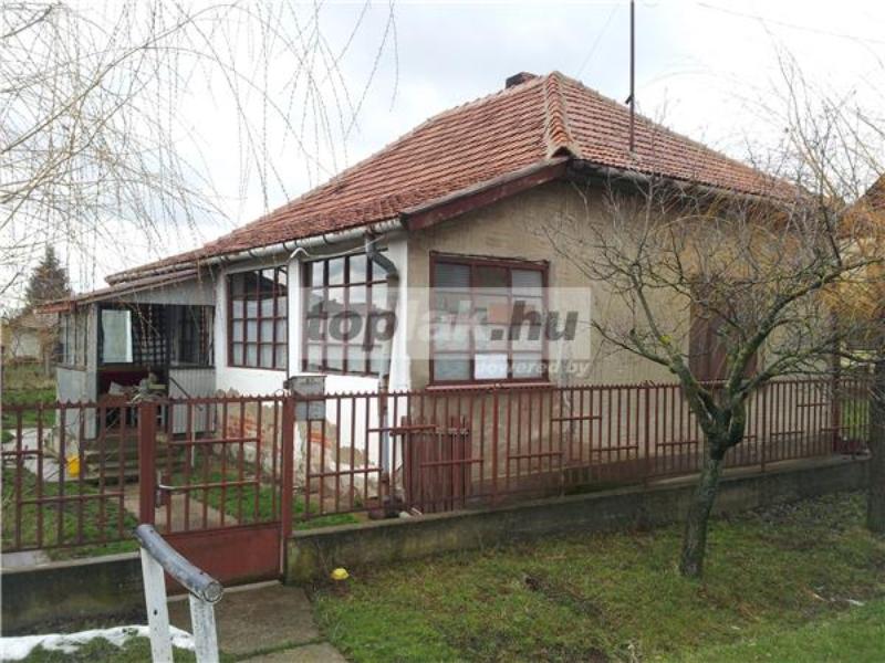 Tíz lakás kétmillió forint alatt: mit kapni ennyért?