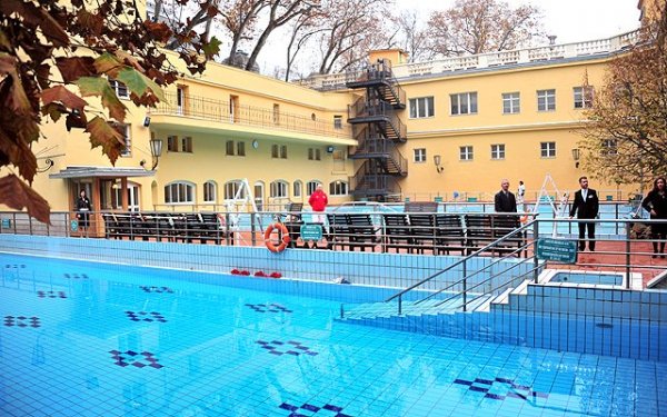 5 meglepő dolog a budapesti fürdőkről