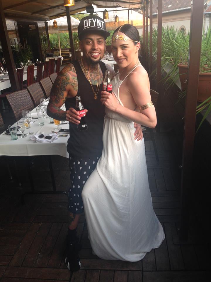 Világsztárt ölel Tóth Gabi - fotó Világsztárt ölel Tóth Gabi - fotó