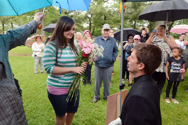 Nem tudta, hogy a saját lánykéréséről tudósít Nem tudta, hogy a saját lánykéréséről tudósít