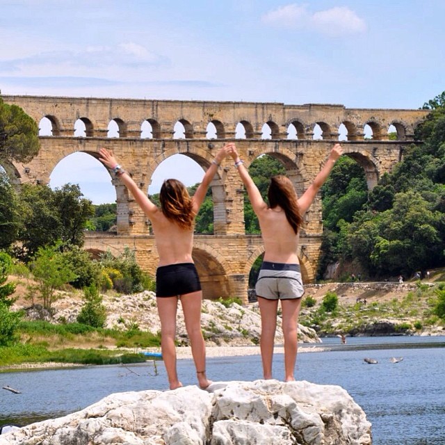 Topless tour: a félmeztelenség az új divat