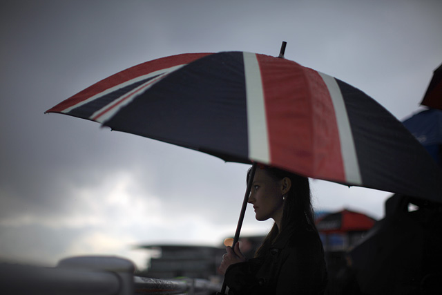Nyitott vagyok, mégis inkább magyarokkal barátkozom Angliában