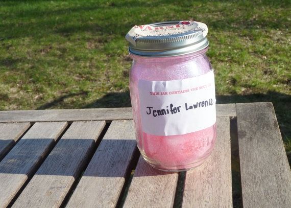 Nem őrültünk meg: celebek lelkét árulja a neten egy nő