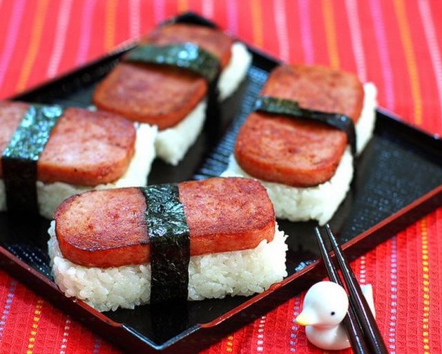 Mindenki nyugodjon meg és egyen sushit!