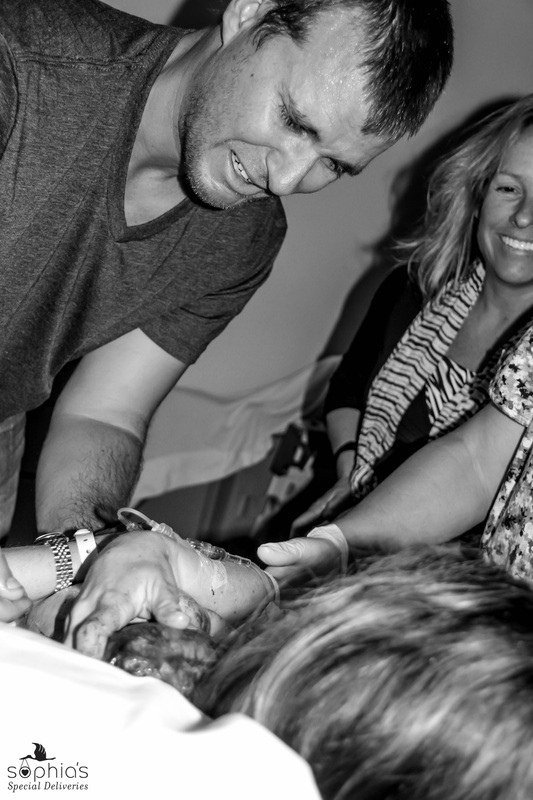 Apák először pillantják meg a gyermeküket - Megható fotók!