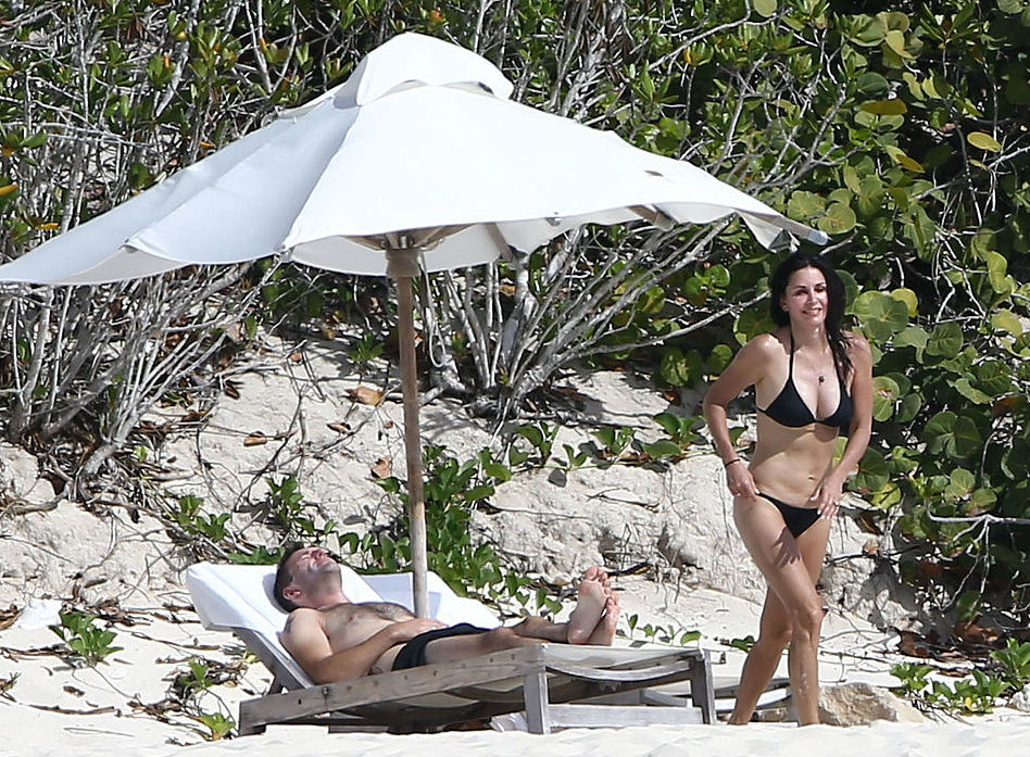 Ilyen bombázó bikiniben az 50 éves Courteney Cox