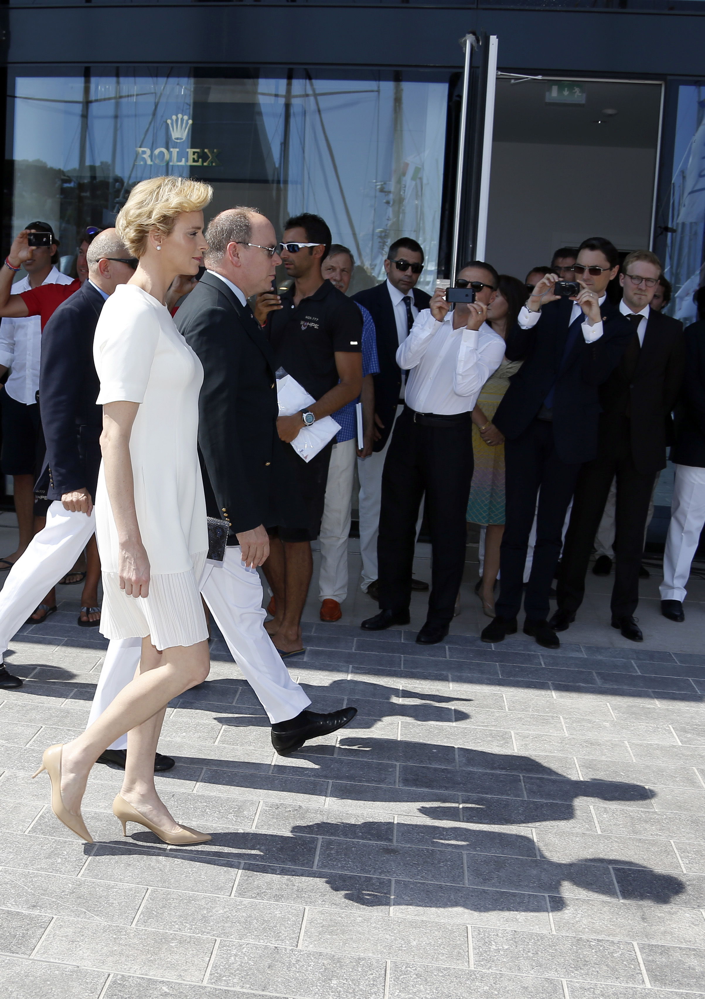 Először mutatta meg gömbölyödő hasát a monacói hercegné