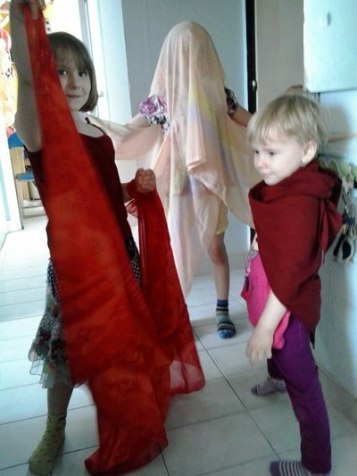 Ötletek vakációra: játékvarrációk kendővel Ötletek vakációra: játékvarrációk kendővel