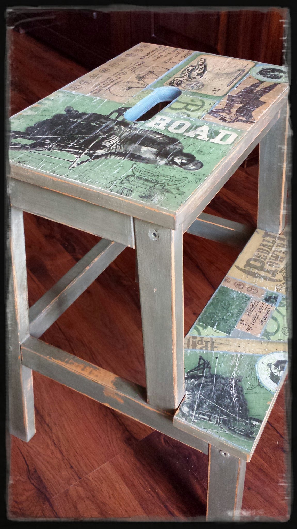 Csak egy sámlit festett, azóta mindenki ezt kéri tőle