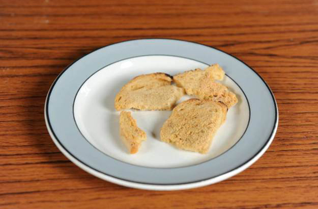 118 éves kenyeret találtak - fotó 118 éves kenyeret találtak - fotó