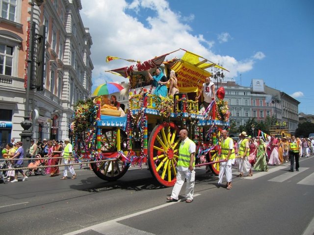 5+1 virágos programajánló júliusra