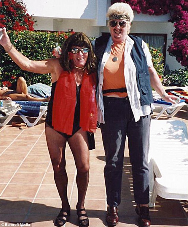 Kőkeményen buliznak a nyaraló nyugdíjasok 