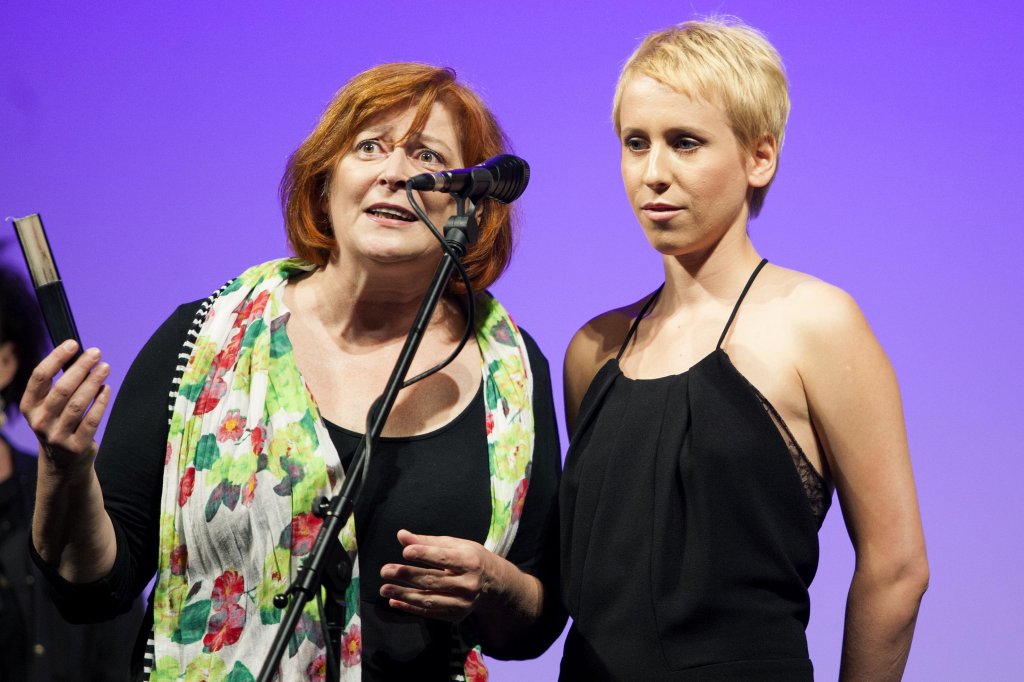 Zomborácz Virág és tolmácsa