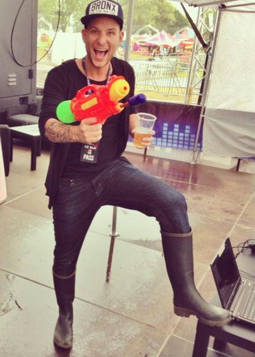 facebook.com/istenesb