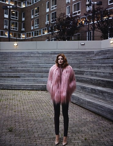 Mihalik Enikő a rakparton