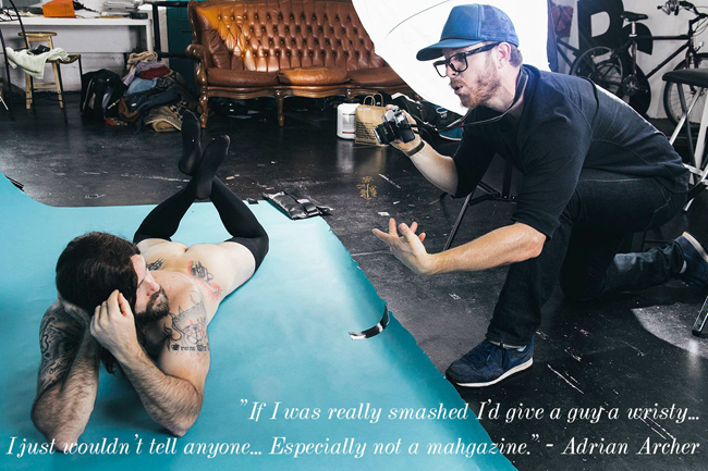 Szőrös, meztelen hipszter parodizálja Miranda Kerrt