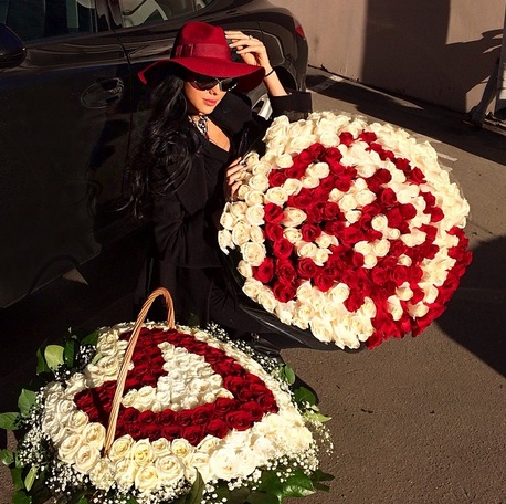 Új netes őrület: hemperegj virágcsokorban!