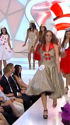 Kellemetlen ruhabaki a szépségkirálynő-választáson - fotó