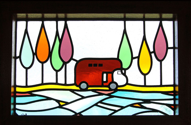 Hotelszoba lett a kiszolgált lószállítóból - képek