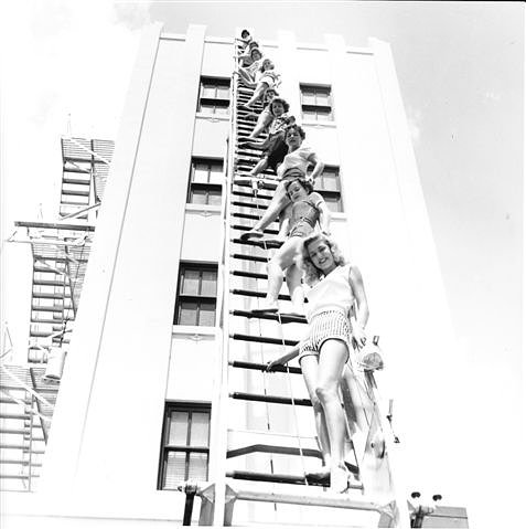 Így hordd: pin-up girl stílus