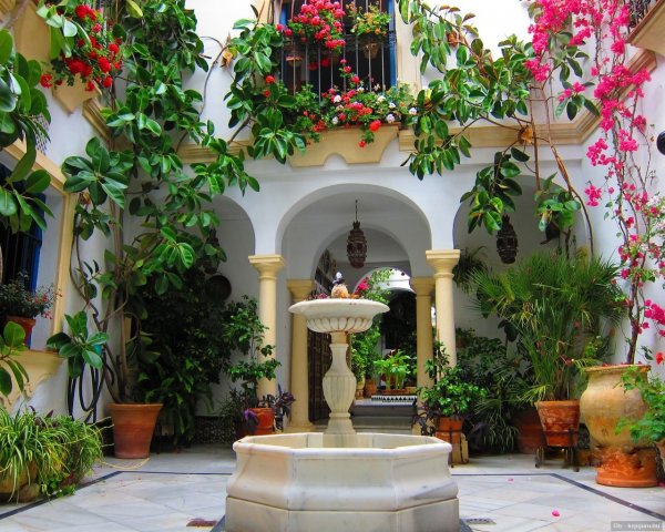 Cordoba, a virágos kisudvarok városa