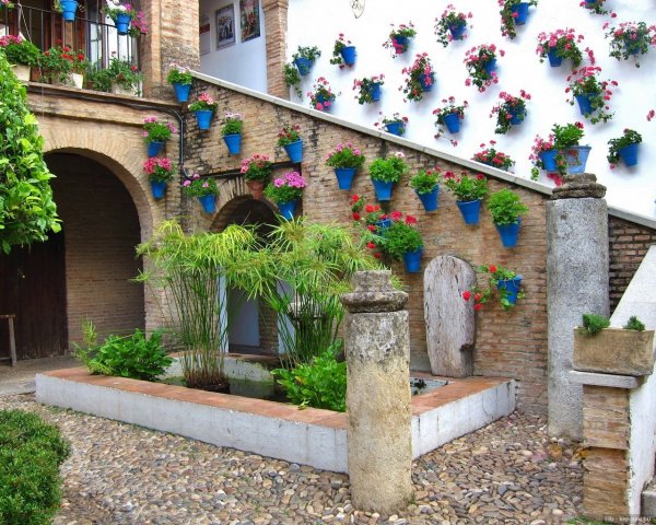 Cordoba, a virágos kisudvarok városa