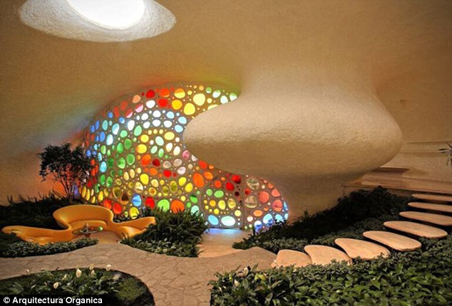 Embereknek építettek csigaházat - fotók