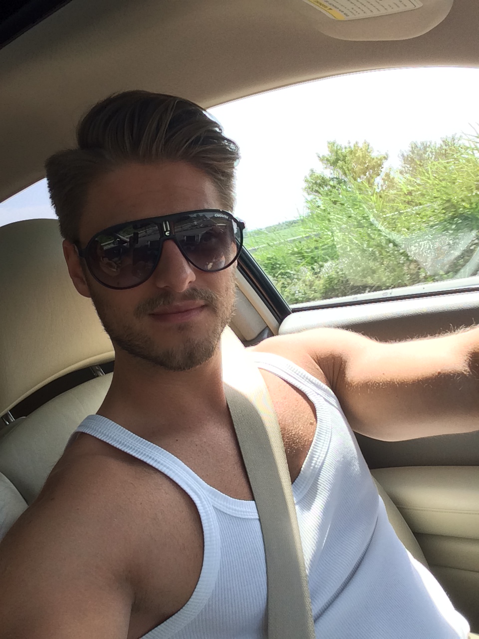 Baronits Gábor egy napja 10 szelfiben