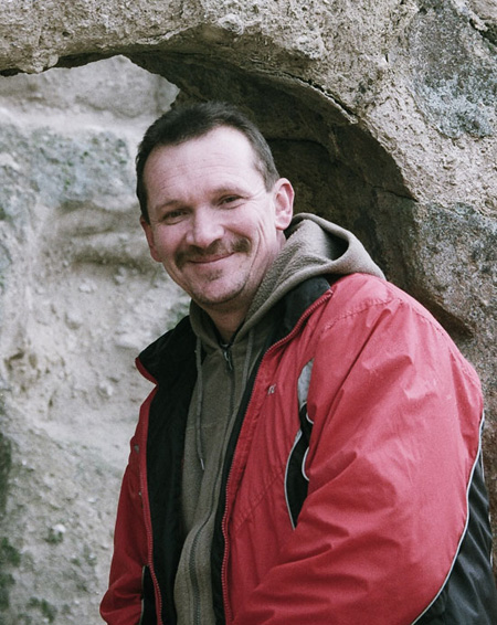 A barátok szólnak, ha valahol kivágnak egy diófát