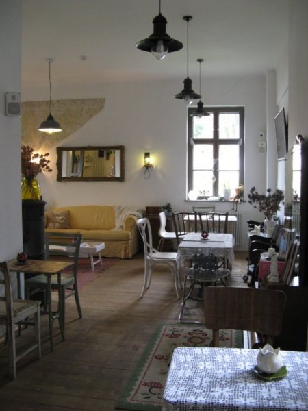 Egy hely, amiből minden településre kellene