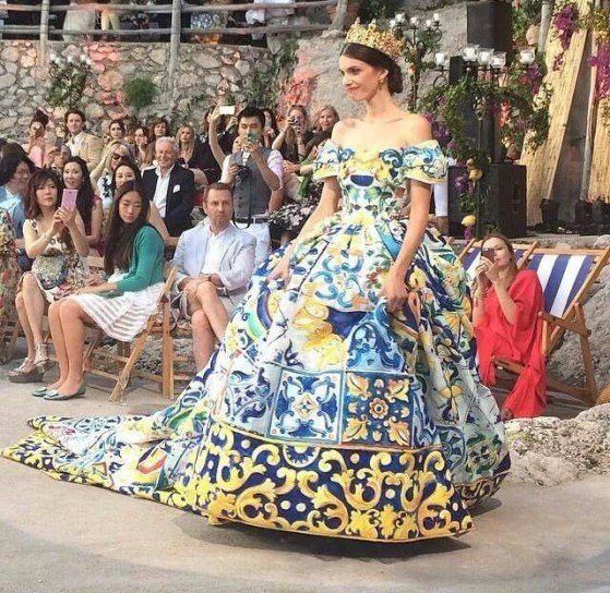 Az őszi-téli szezonra különcködéssel inspirál a Dolce&Gabbana Az őszi-téli szezonra különcködéssel inspirál a Dolce&Gabbana