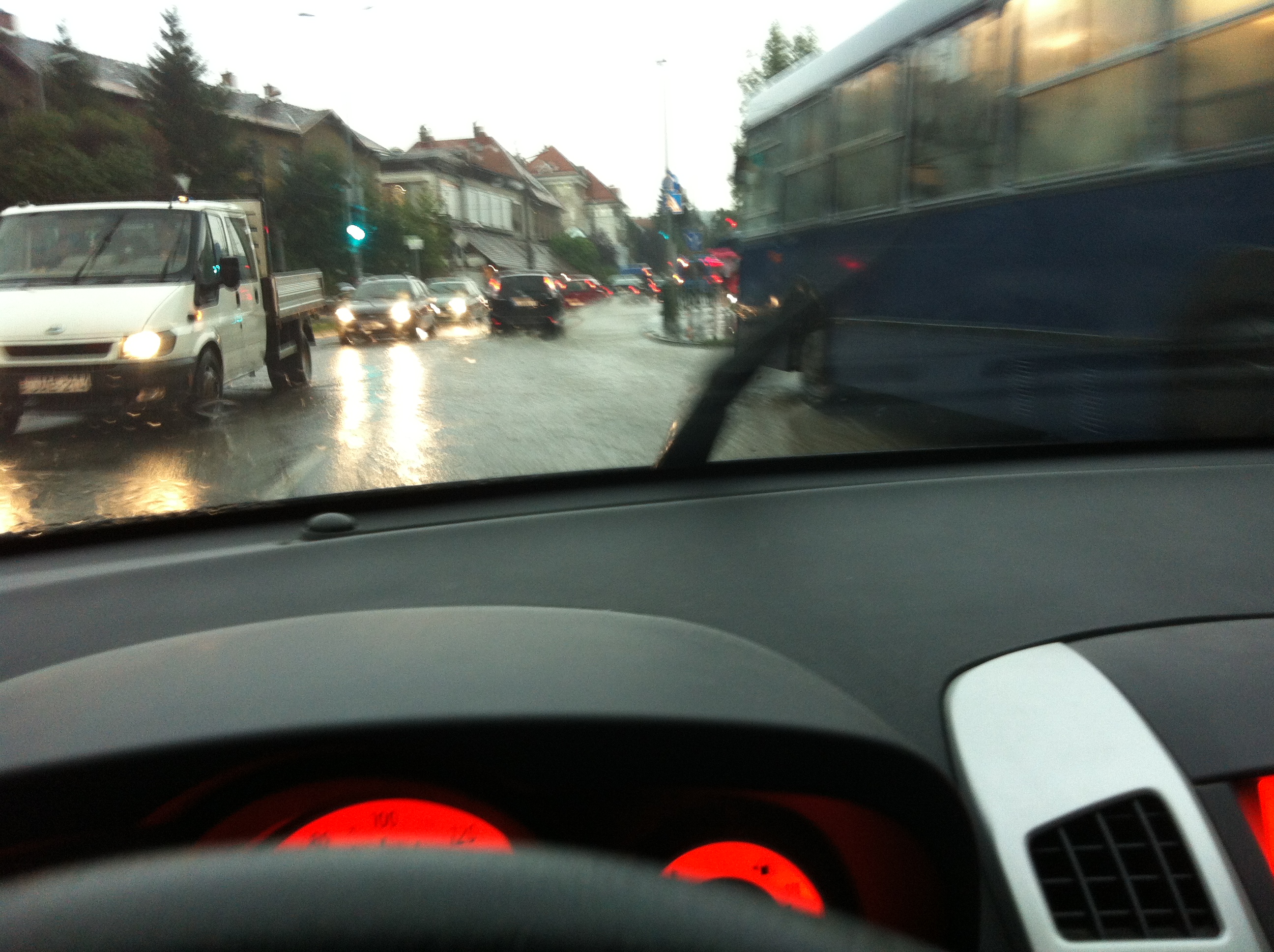 Özönvíz zúdult le az ország több pontján Özönvíz zúdult le az ország több pontján