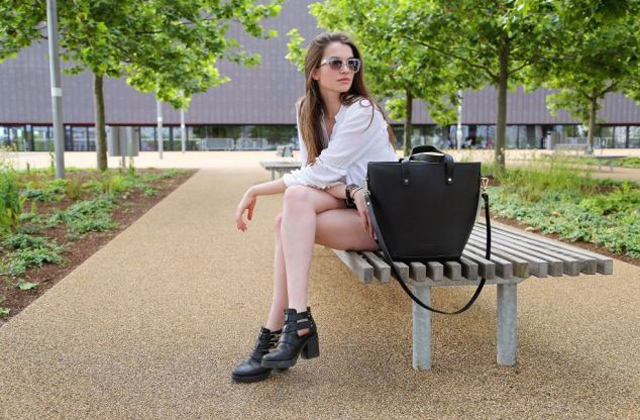 Talált tárgyakból készít táskákat egy tervező – fotók