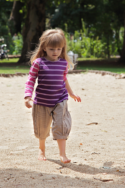 Little Bird csíkos top, H&M kockás nadrág – Háda