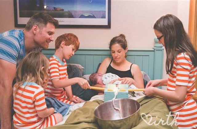 Vágás helyett elégetik a köldökzsinórt