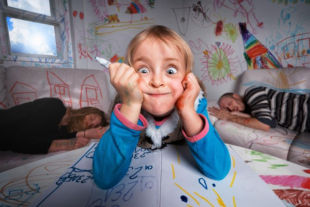 Varázslatos képeket készített lányairól a Photoshop-őrült apa