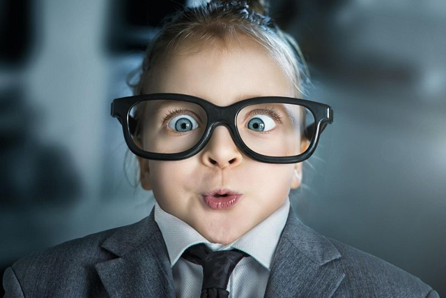 Varázslatos képeket készített lányairól a Photoshop-őrült apa