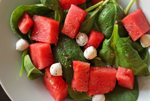 Mit főzzek ma vacsira? Sajtos spenótsalátát! Mit főzzek ma vacsira? Sajtos spenótsalátát!