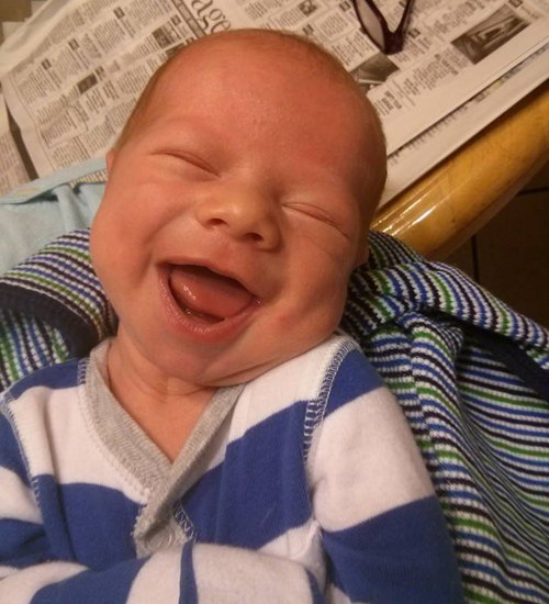 Tündéri fotók: álmukban mosolygó babák 