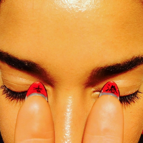 Új trend: a fordított manikűr Új trend: a fordított manikűr