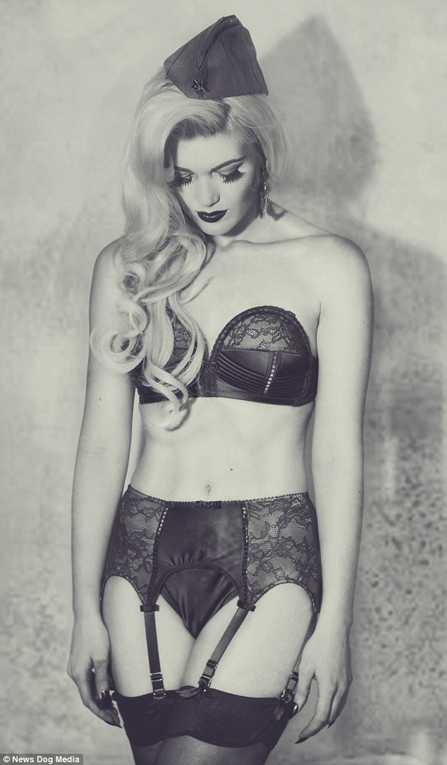 Bombanő lett a rút kiskacsából - fotók Bombanő lett a rút kiskacsából - fotók